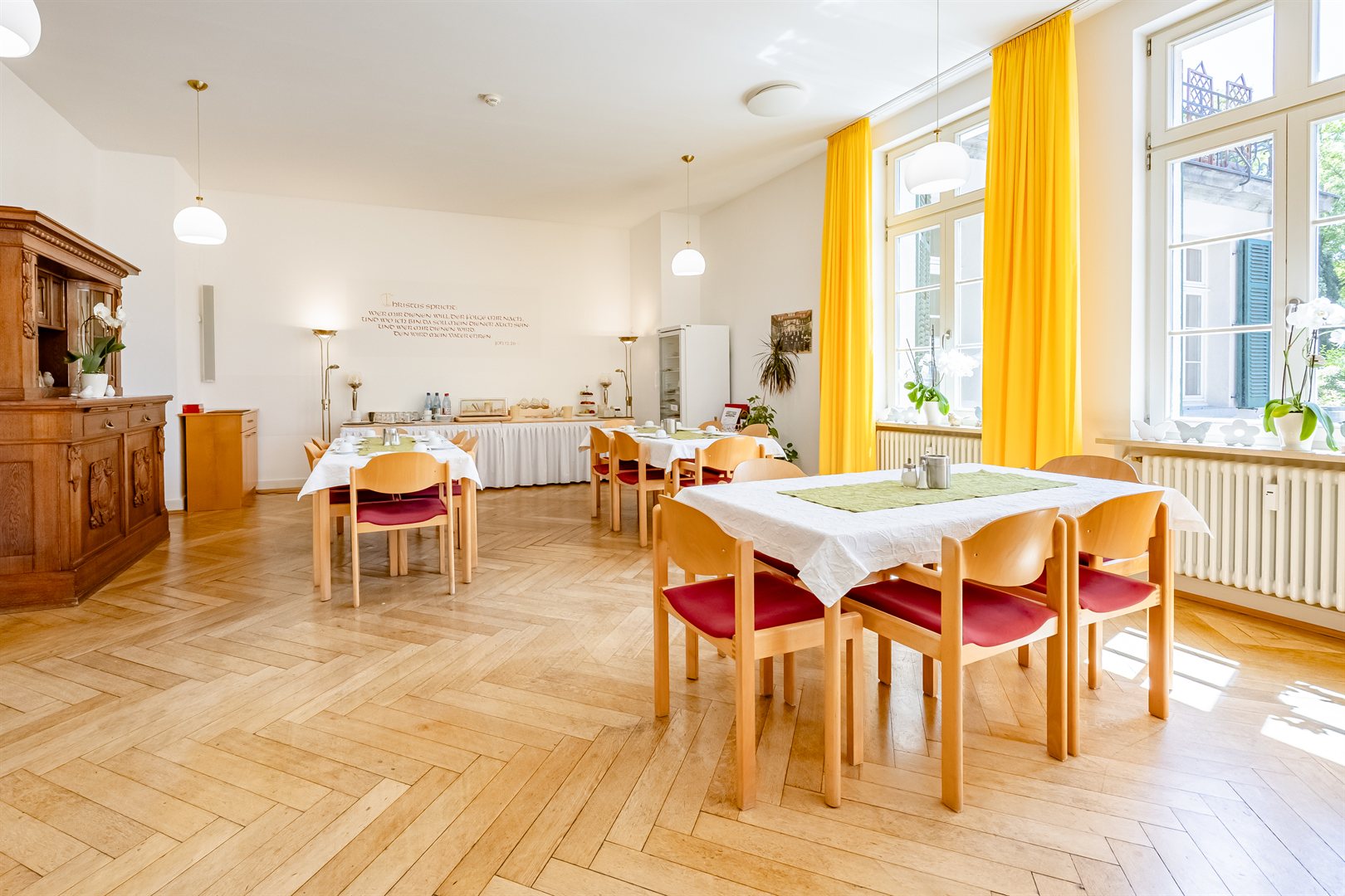 Speisesaal gross